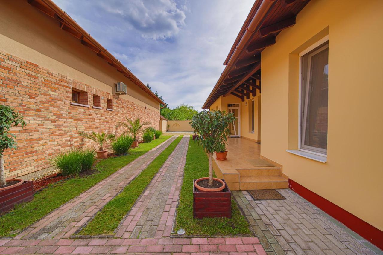 Kalvin Utcai Apartmanok Hajdúszoboszló المظهر الخارجي الصورة