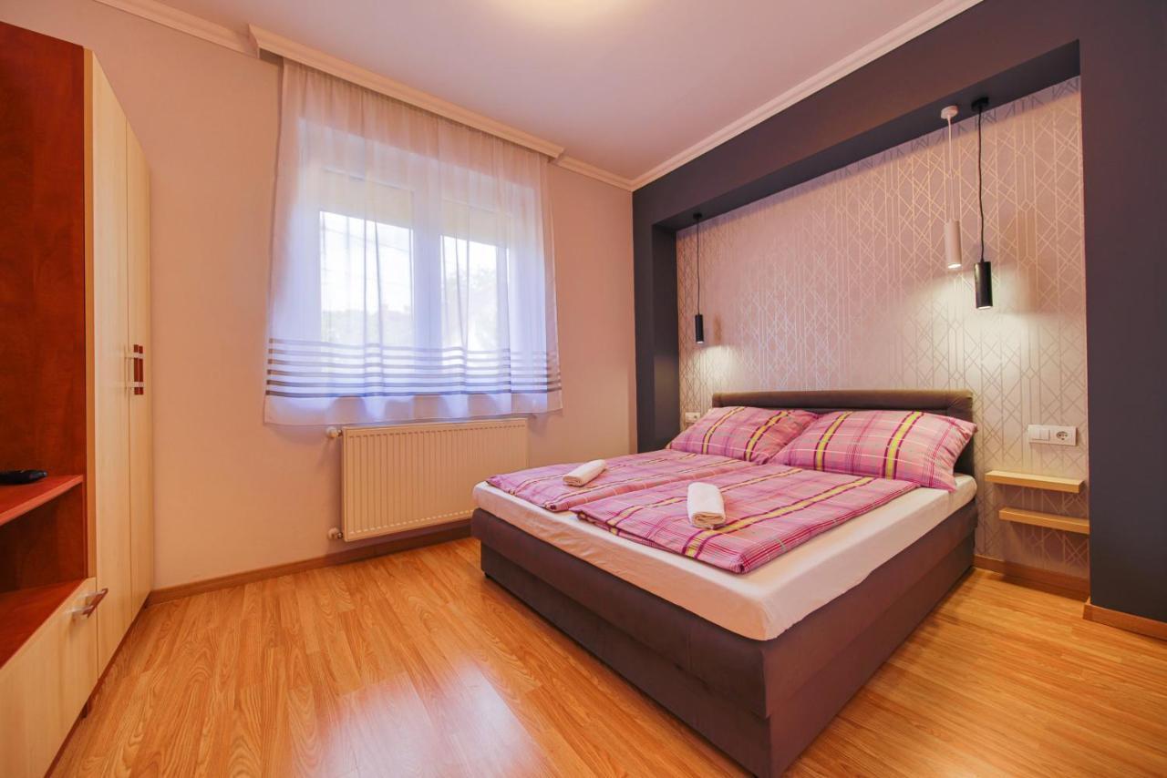 Kalvin Utcai Apartmanok Hajdúszoboszló المظهر الخارجي الصورة