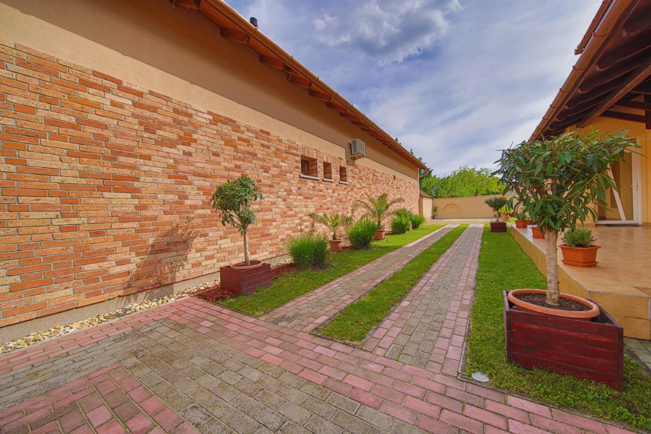 Kalvin Utcai Apartmanok Hajdúszoboszló المظهر الخارجي الصورة