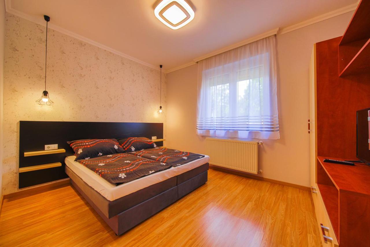 Kalvin Utcai Apartmanok Hajdúszoboszló المظهر الخارجي الصورة