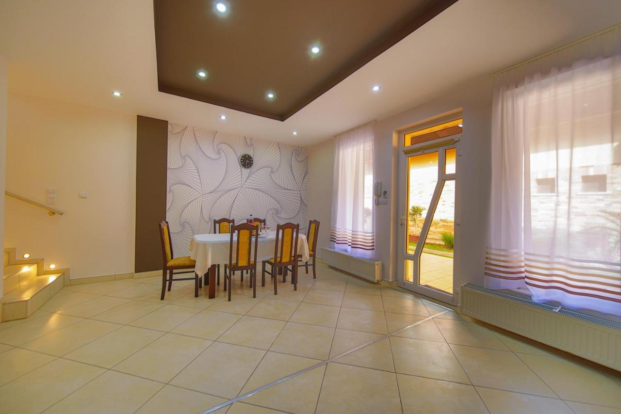 Kalvin Utcai Apartmanok Hajdúszoboszló المظهر الخارجي الصورة