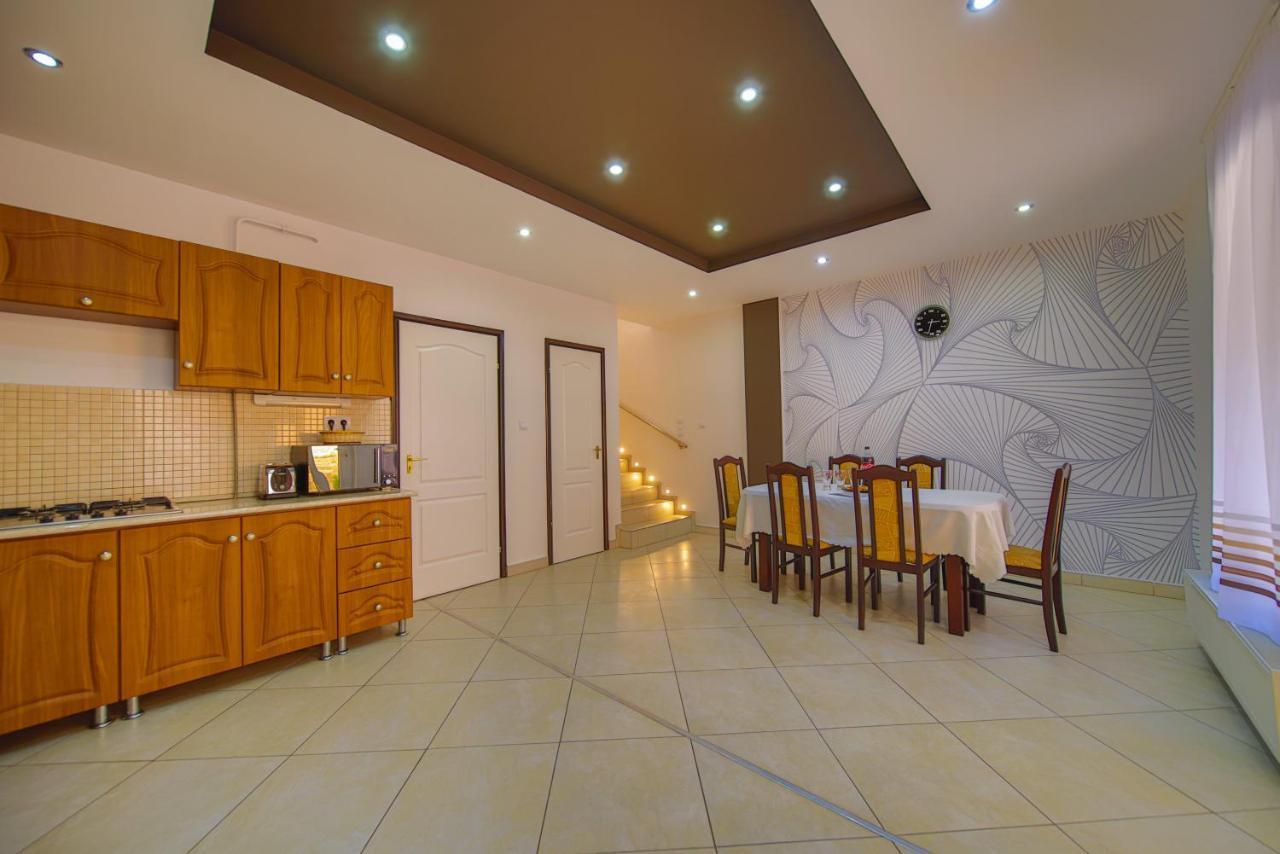 Kalvin Utcai Apartmanok Hajdúszoboszló المظهر الخارجي الصورة