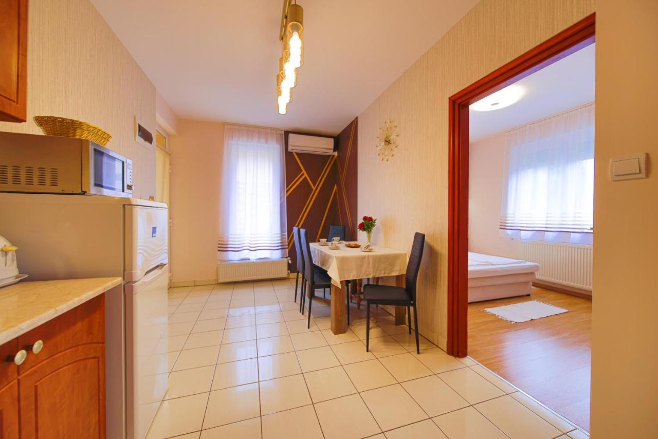 Kalvin Utcai Apartmanok Hajdúszoboszló المظهر الخارجي الصورة