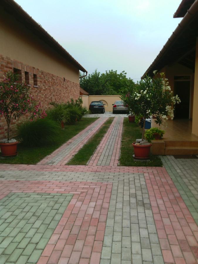 Kalvin Utcai Apartmanok Hajdúszoboszló المظهر الخارجي الصورة