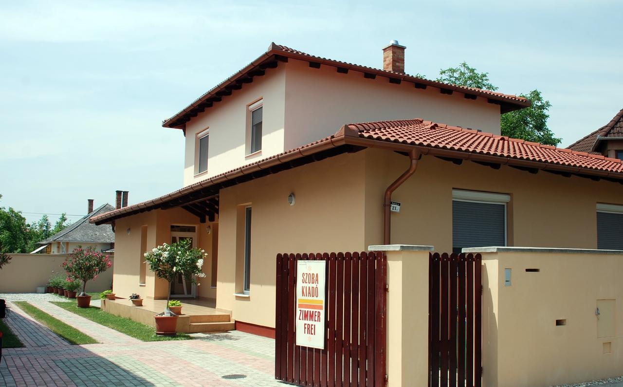 Kalvin Utcai Apartmanok Hajdúszoboszló المظهر الخارجي الصورة